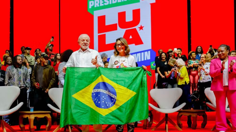 Lula Cita Ex-Banqueiro no RJ e Afirma que 'Amigo de Presidente É o Povo, Não É Vorcaro'