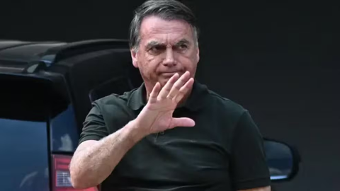 Defesa de Bolsonaro Desiste de Pedido para Suspender Pena de 27 Anos no STF, mas Mantém Revisão Criminal