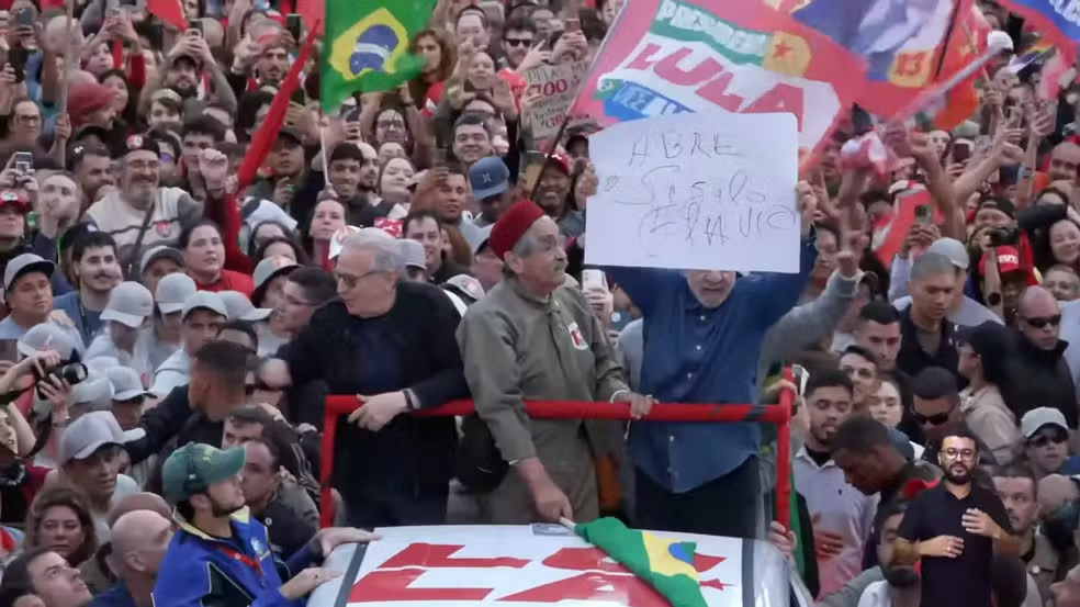 Lula Promete Entregar ao TSE Quebra de Sigilo Dele e dos Filhos e Desafia Flávio a Abrir Contas de Família e Empresas
