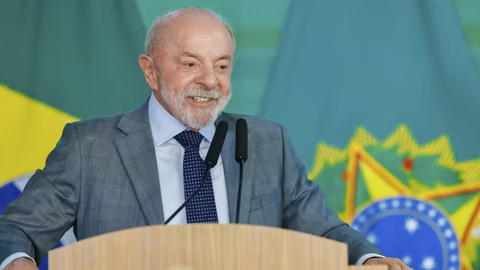 Reajuste do Bolsa Família é Aposta de Lula para Mudar Foco da Eleição Após Crise no STF
