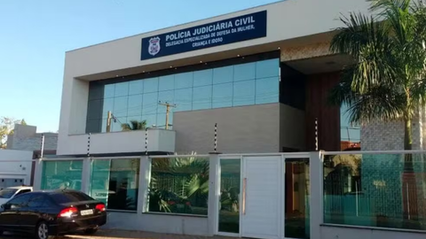 Homem É Preso em Flagrante Após Agredir Esposa Idosa com 'Gravata' e Ameaçar Enteada em Várzea Grande