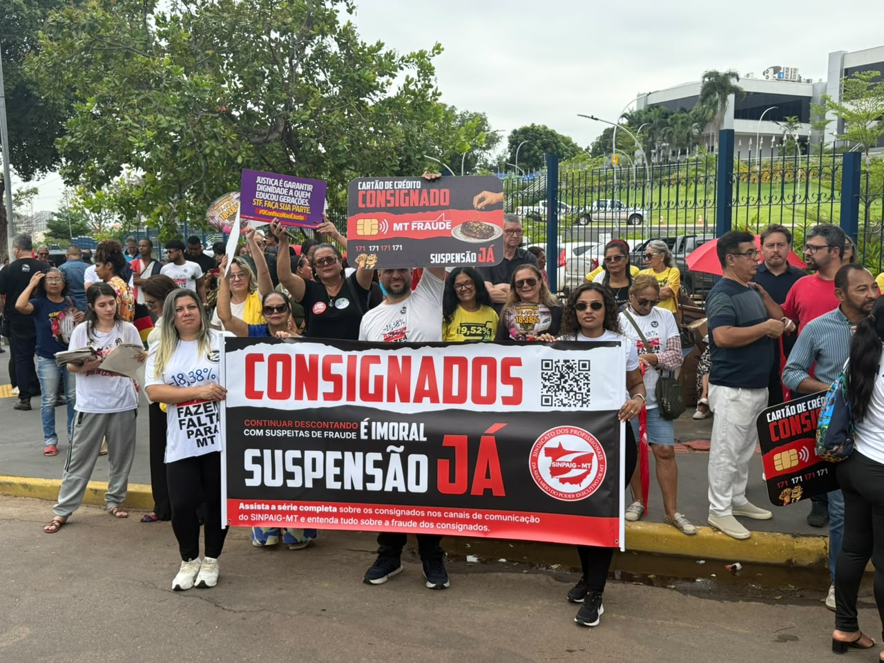 Entidades sindicais se reúnem em frente à Casa Civil e cobram suspensão dos consignados e recomposição da RGA