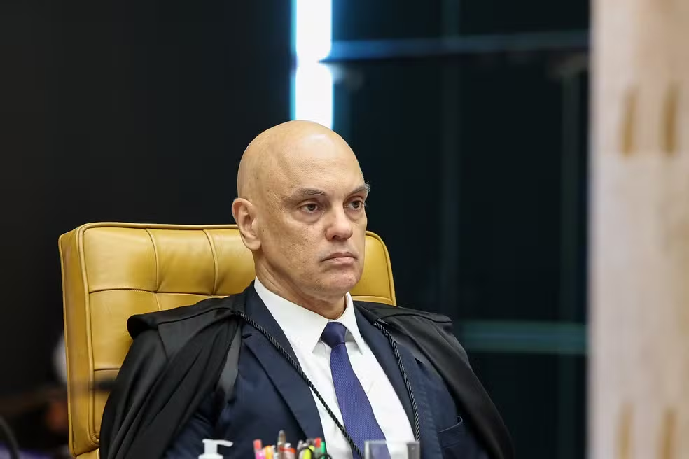 Ministros de Lula e do STF Criticam Decisões da PF e de Moraes Sobre Flávio: 'Gasolina na Fogueira'