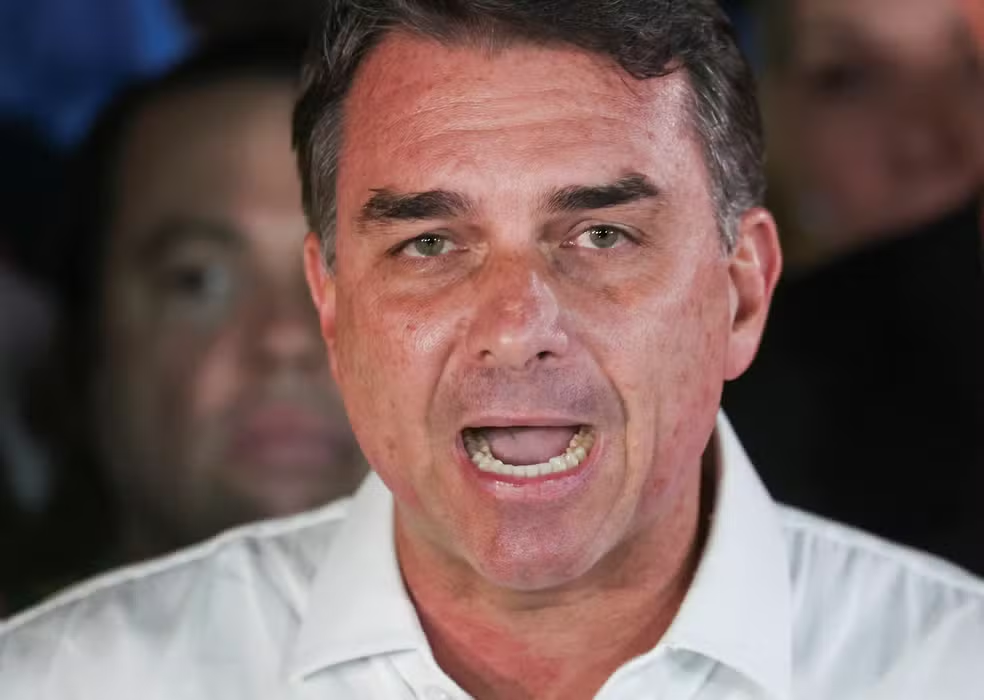 Flávio Bolsonaro Chega aos EUA, Diz BBC; Governo Argentino Afirma Que Senador Embarcou à Noite