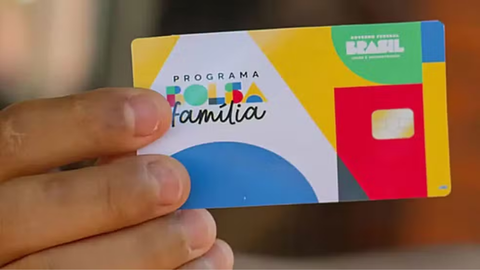 Governo Acomoda Reajuste do Bolsa Família no Orçamento e Eleva Projeção de Rombo Fiscal para R$ 80,9 Bilhões