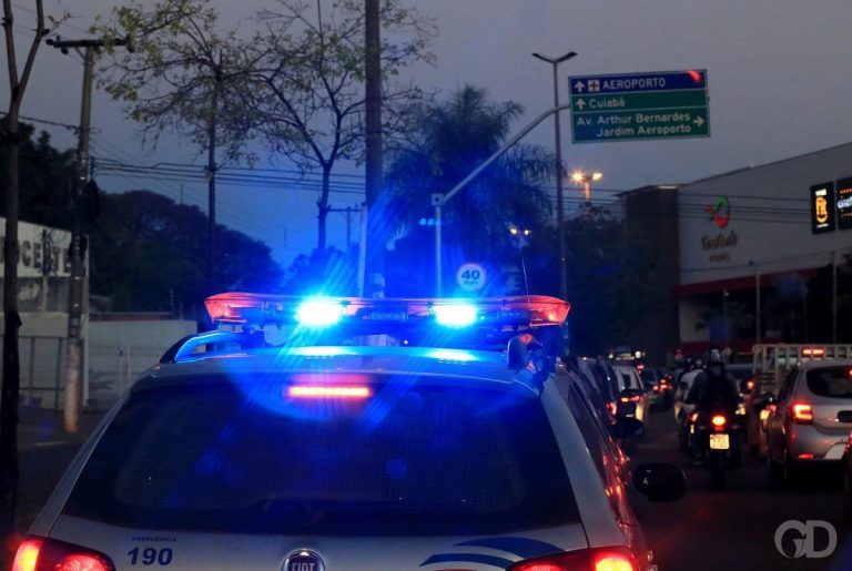 Homem tenta matar desafeto a facadas na avenida Filinto Müller e é preso em Várzea Grande