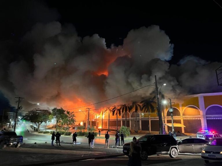 Delegado Suspeita de Problema Elétrico em Incêndio no Shopping Popular