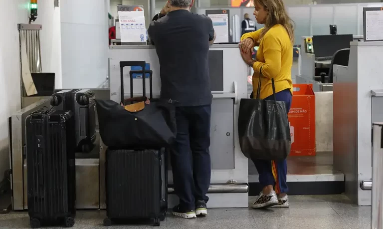 Programa Voa Brasil: Aposentados Podem Comprar Passagens Aéreas por Até R$ 200