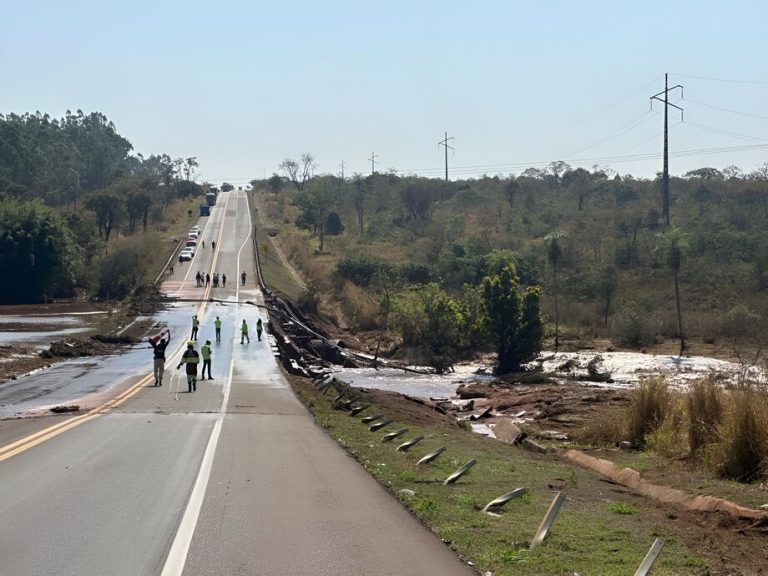 Rompimento de Barragem em Mato Grosso do Sul Interdita BR-163 e Causa Congestionamento