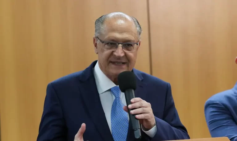 Alckmin Anuncia Novo Recorde Comercial na Relação Brasil-China em 2024