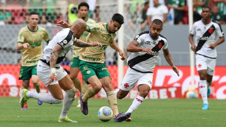 Palmeiras vence Vasco com gol de Flaco López e segue na cola do Botafogo no Brasileirão