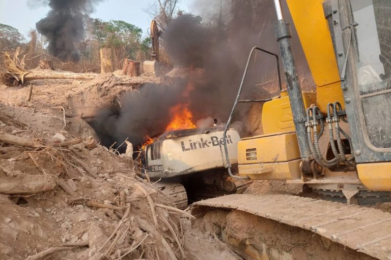 Confronto na Terra Indígena Sararé resulta em cinco garimpeiros mortos durante ação do Ibama