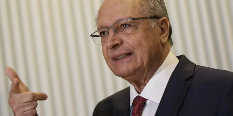 Alckmin defende juros mais baixos para fortalecer a economia