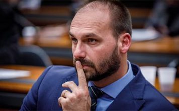 STF agenda para 21 de novembro julgamento de denúncia contra Eduardo Bolsonaro por coação