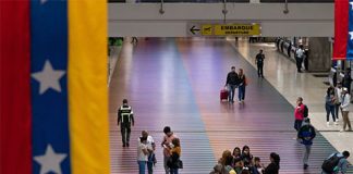 Venezuela fica isolada no ar após suspensão de voos internacionais e retaliação do governo